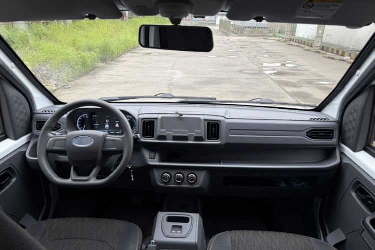Used Cowin Kaiyi Jiangtun E5 2025 Model Economy Edition—36.8kWh 6-seater Interior 4