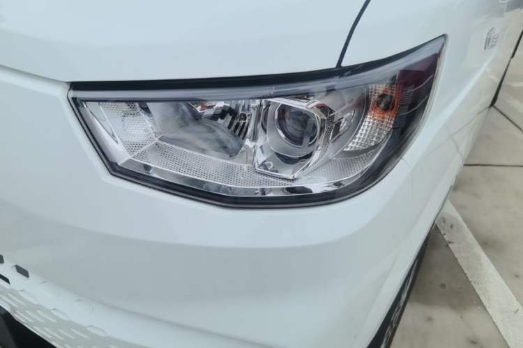 Used Cowin Kaiyi Jiangtun E5 2025 Model Economy Edition—36.8kWh 6-seater Left Front Headlight