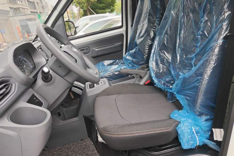 Used Cowin Kaiyi Jiangtun E5 2025 Model Economy Edition—36.8kWh 6-seater Left Front Seat