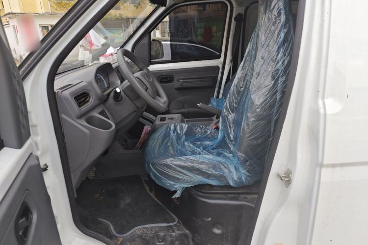 Used Cowin Kaiyi Jiangtun E5 2025 Model Economy Edition—36.8kWh 6-seater Left Front Seat