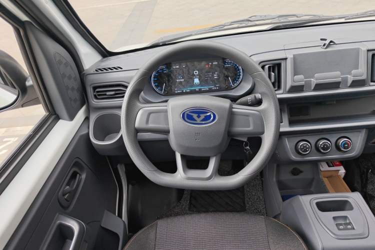 Used Cowin Kaiyi Jiangtun E5 2025 Model Economy Edition—36.8kWh 6-seater Steering Wheel