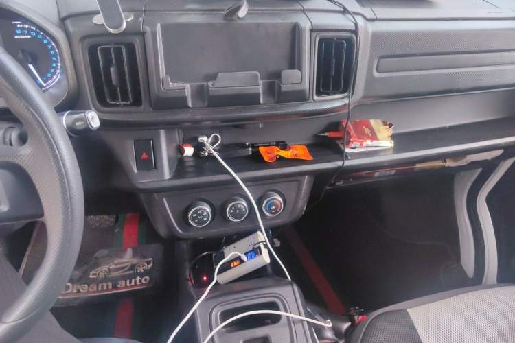 Used Cowin Kaiyi Jiangtun E7 2025 Model—Economy Version, 50.38 kWh, 6-seater Audio And AC Panel