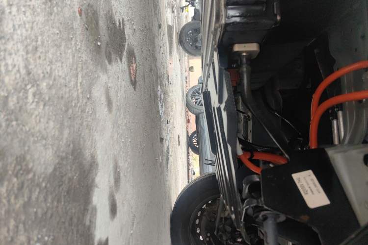 Used Cowin Kaiyi Jiangtun E7 2025 Model—Economy Version, 50.38 kWh, 6-seater Chassis Front Right