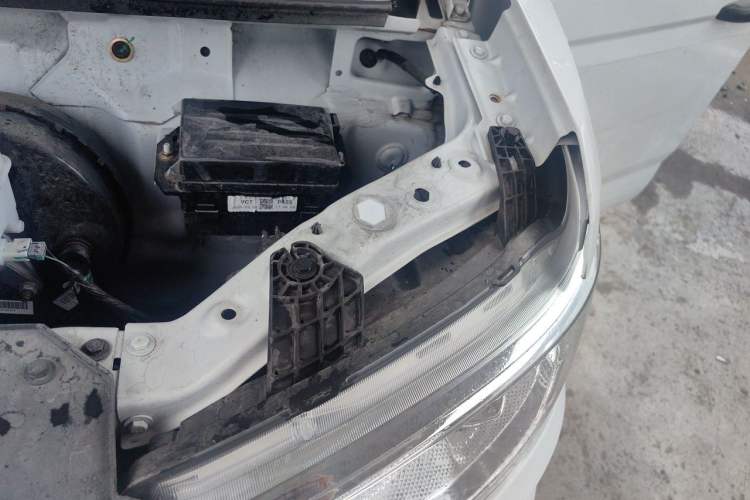 Used Cowin Kaiyi Jiangtun E7 2025 Model—Economy Version, 50.38 kWh, 6-seater Engine Bay Left