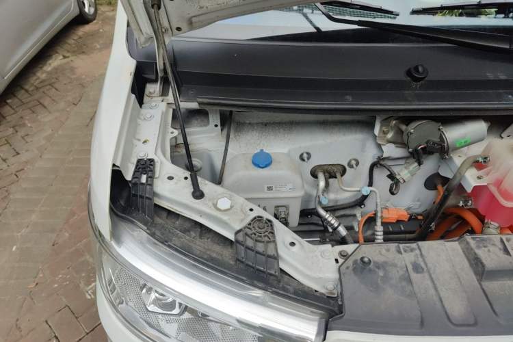 Used Cowin Kaiyi Jiangtun E7 2025 Model—Economy Version, 50.38 kWh, 7-seater Engine Bay Right