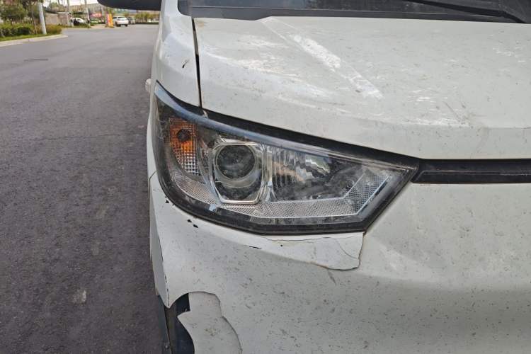Used Cowin Kaiyi Jiangtun E7 2025 Model—Economy Version, 50.38 kWh, 6-seater Right Front Headlight