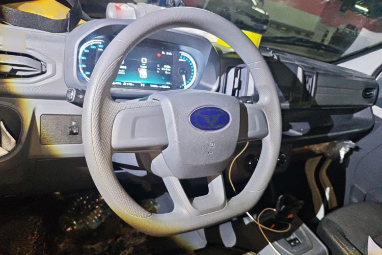 Used Cowin Kaiyi Jiangtun E7 2025 Model—Economy Version, 50.38 kWh, 6-seater Steering Wheel