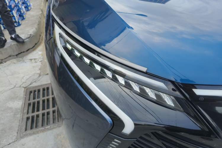 Used Cowin Kunlun 2023 Kunlun 300 Celestial Edition Right Front Headlight