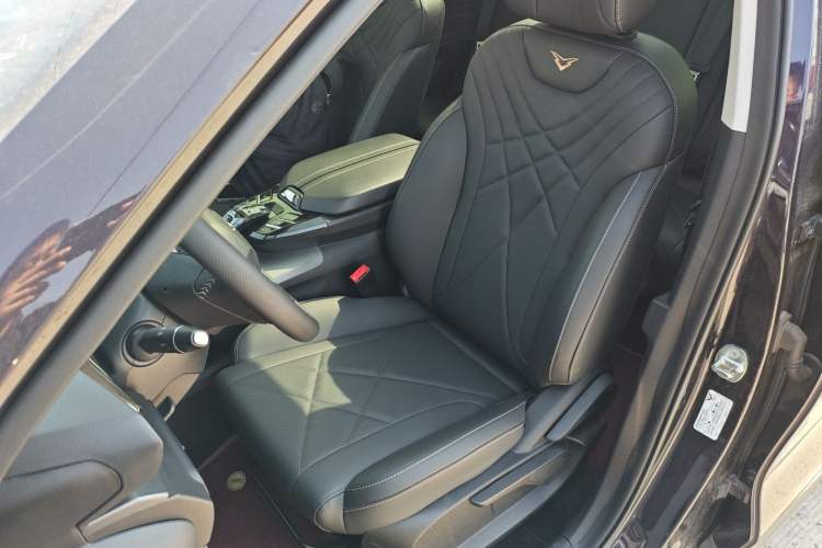 Used Cowin Kunlun 2023 Kunlun 300 Mountain Peak R Edition Left Front Seat