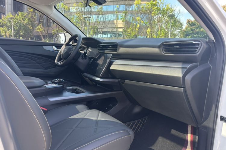 Used Cowin Kunlun 2023 Kunlun 300 Mountain Peak Edition Interior 9