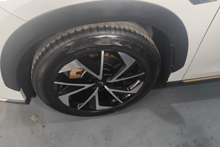 Used Cowin Kunlun 2023 Kunlun 500 Starry Edition Left Front Wheel Hub