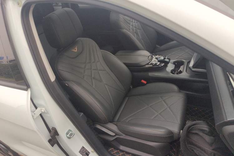 Used Cowin Kunlun 2023 Kunlun 300 Starry Edition Right Front Seat