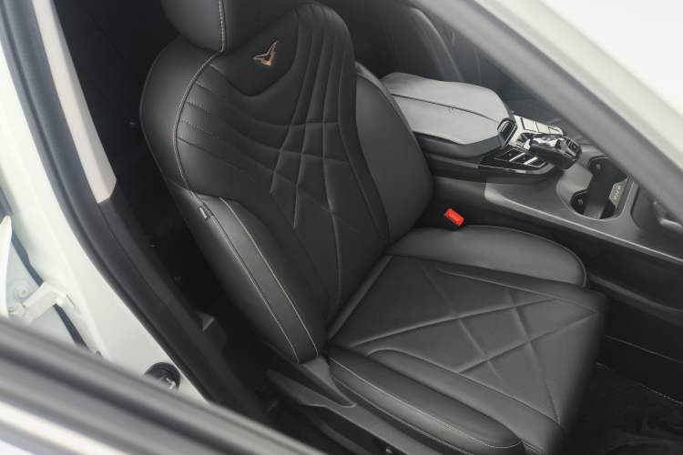 Used Cowin Kunlun 2023 Kunlun 500 Starry Edition Right Front Seat