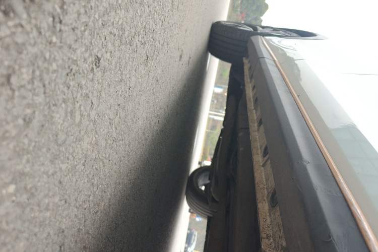 Used Cowin Kunlun 2023 Kunlun 300 Starry Edition Right Side Sill