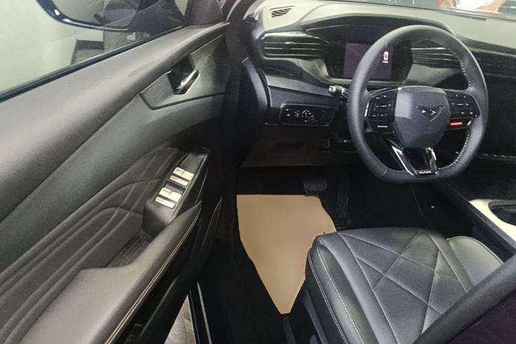Used Cowin Kunlun 2024 1.6T Plateau Edition 5 Seats Driver Seat