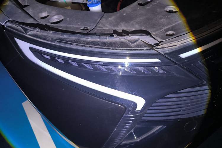 Used Cowin Kunlun 2024 Facelifted Kunlun iHD 150km Starry Sky Edition Right Front Headlight
