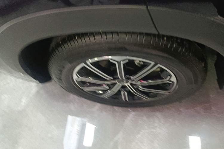 Used Cowin Kunlun 2024 1.6T Plateau Edition 5 Seats Right Rear Wheel Hub