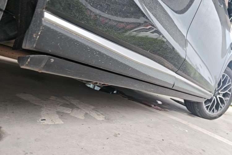Used Cowin Kunlun 2024 Kunlun iHD 150km Starry Sky Edition Right Side Sill