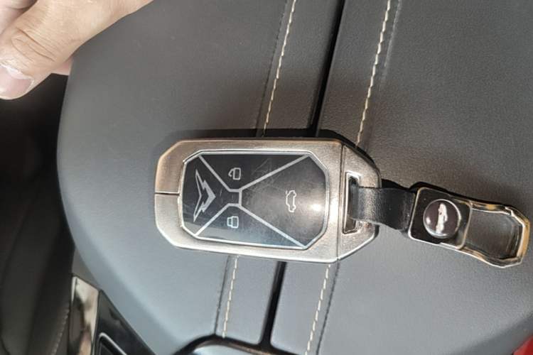 Used Cowin Kunlun 2024 Kunlun iHD 150km Mountain Peak Edition Vehicle Key