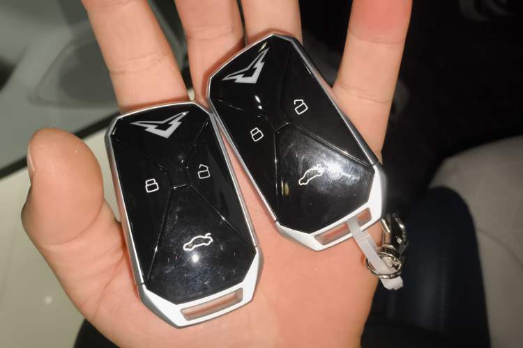 Used Cowin Kunlun 2024 Kunlun iHD 150km Mountain Peak Edition Vehicle Key