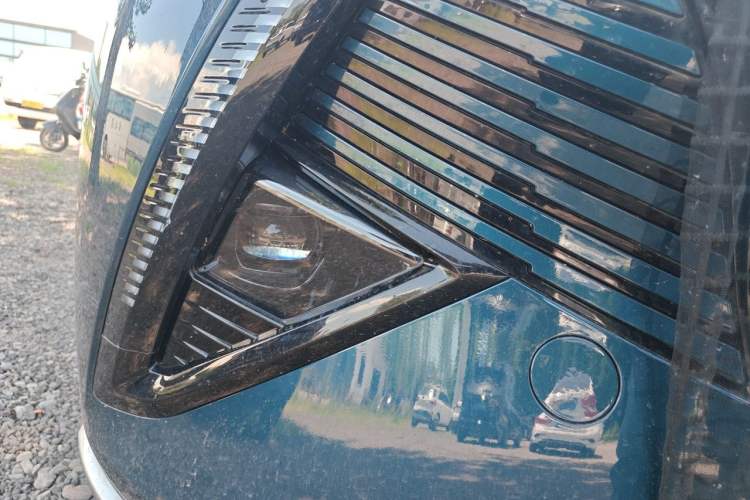 Used Cowin Kunlun 2024 Kunlun iHD 150km Mountain Peak Edition Right Front Headlight