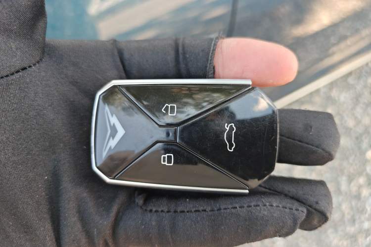 Used Cowin Kunlun 2024 Kunlun iHD 150km Mountain Peak Edition Vehicle Key