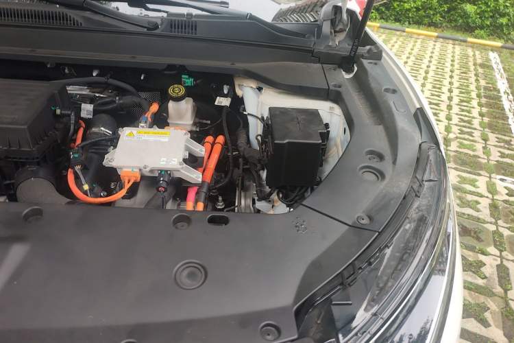 Used Cowin Kunlun 2024 Kunlun iHD 150km Mountain Peak Edition Engine Bay Left