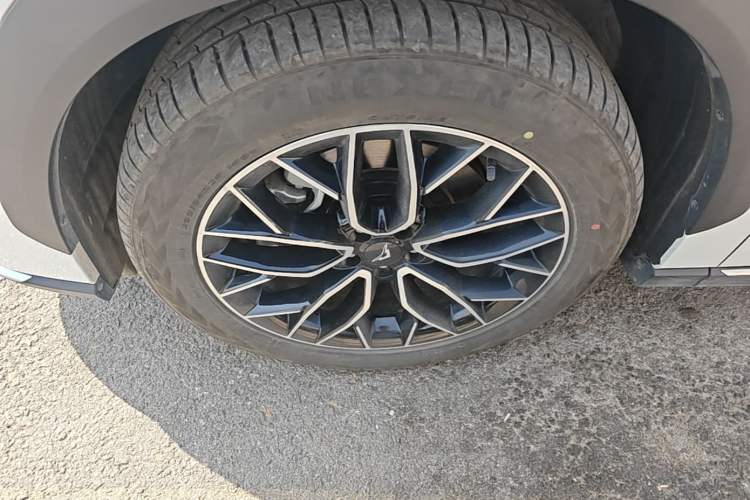Used Cowin Kunlun 2024 Restyled Kunlun iHD 150km Horizon Edition Exterior 4