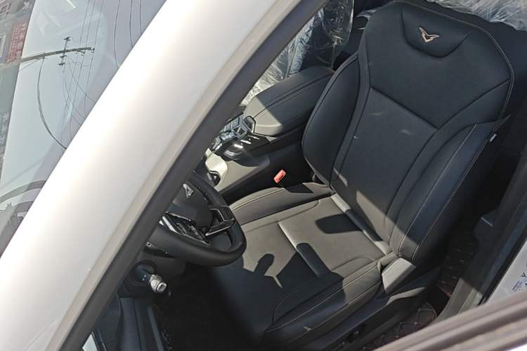 Used Cowin Kunlun 2024 Restyled Kunlun iHD 150km Horizon Edition Left Front Seat