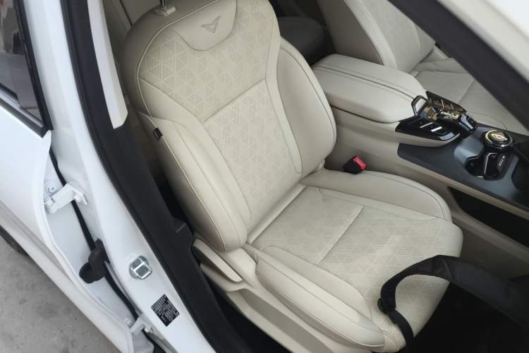 Used Cowin Kunlun 2024 Kunlun iHD 150km Horizon Edition Right Front Seat