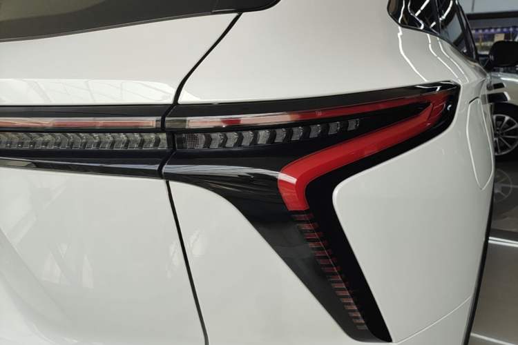 Used Cowin Kunlun 2024 Kunlun iHD 150km Mountain Peak Edition Right Rear Taillight