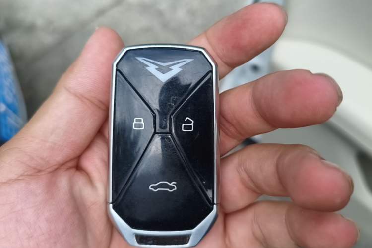Used Cowin Kunlun 2024 Kunlun iHD 150km Mountain Peak Edition Vehicle Key