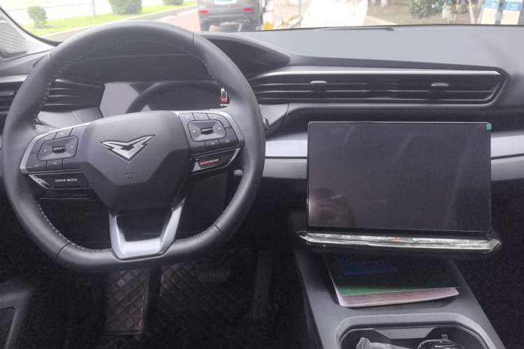 Used Cowin Kunlun 2025 1.5T Peak Edition 5 Seats Center Console