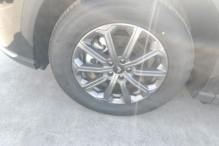 Used Cowin Kunlun 2025 1.5T Summit Edition 7-Seater Exterior 4