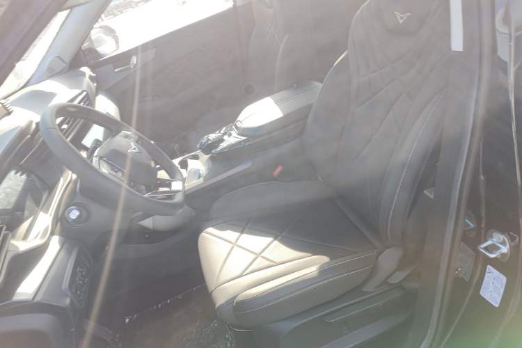 Used Cowin Kunlun 2025 1.5T Summit Edition 7-Seater Left Front Seat