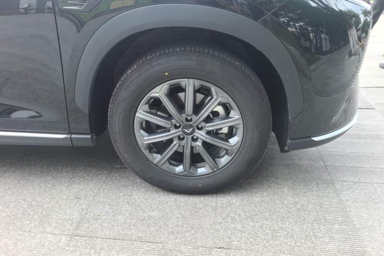 Used Cowin Kunlun 2025 1.5T Peak Edition 5 Seats Right Front Wheel Hub