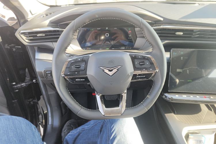 Used Cowin Kunlun 2025 1.5T Summit Edition 7-Seater Steering Wheel