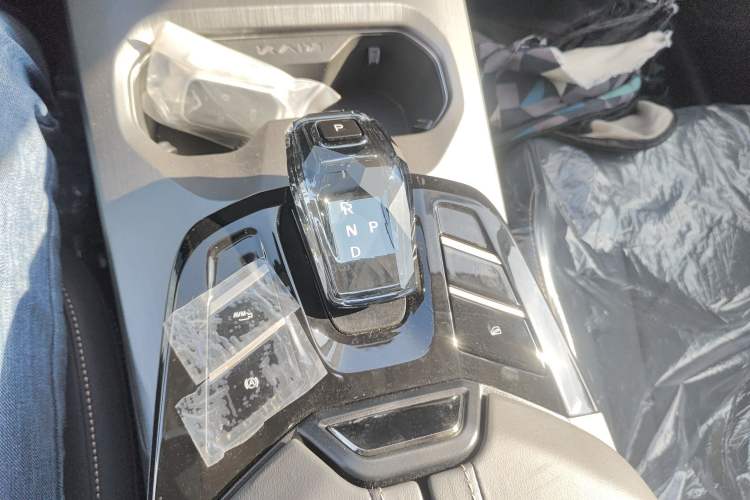 Used Cowin Kunlun 2025 1.5T Peak Edition 5 Seats Gear Lever