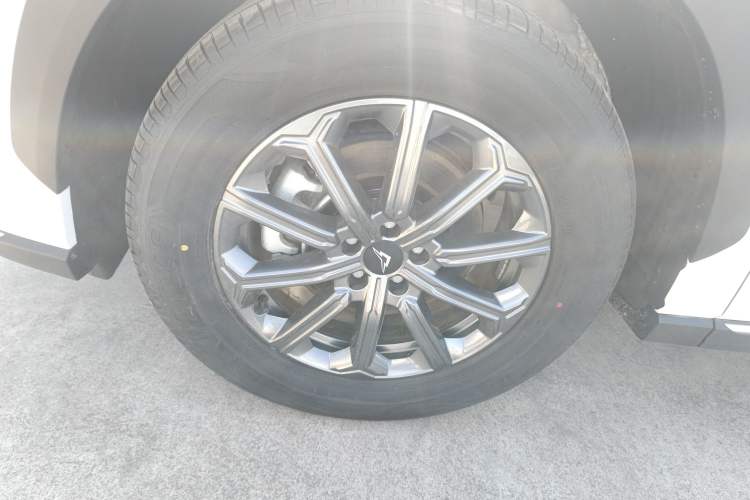 Used Cowin Kunlun 2025 1.5T Peak Edition 5 Seats Left Front Wheel Hub
