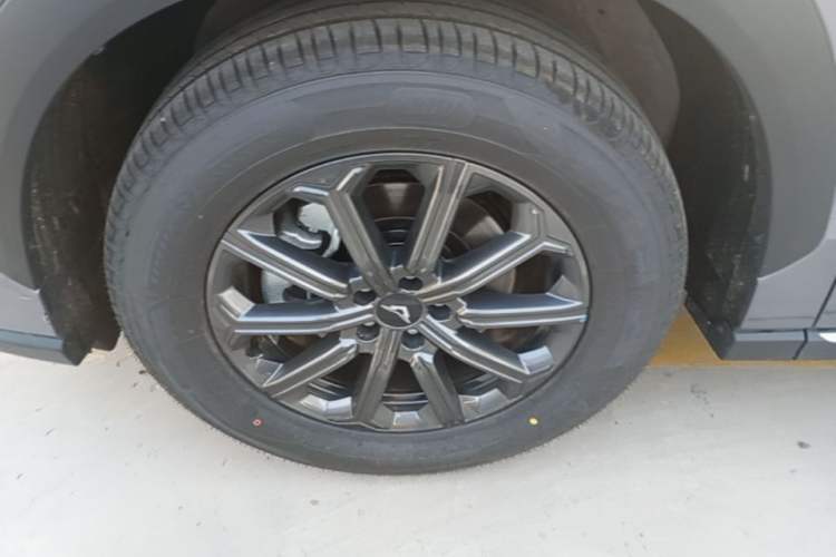 Used Cowin Kunlun 2026 Model 1.5T Plateau Edition (5-seater) Left Front Wheel Hub