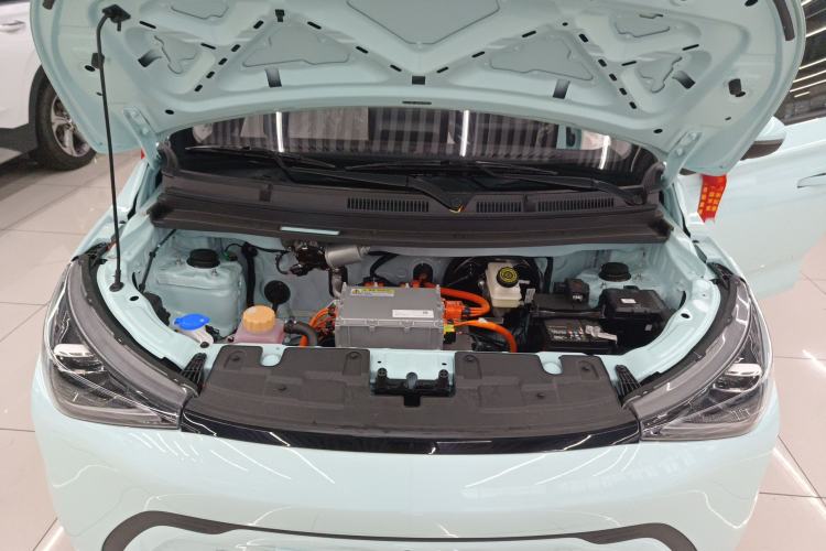 Used Cowin October 2026 Model Mate 305km Guoxuan Surfing Waves Edition Engine Bay