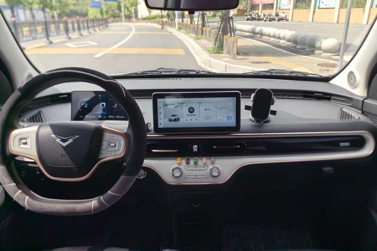 Used Cowin October 2023 201km Wave Rider Edition Interior 4