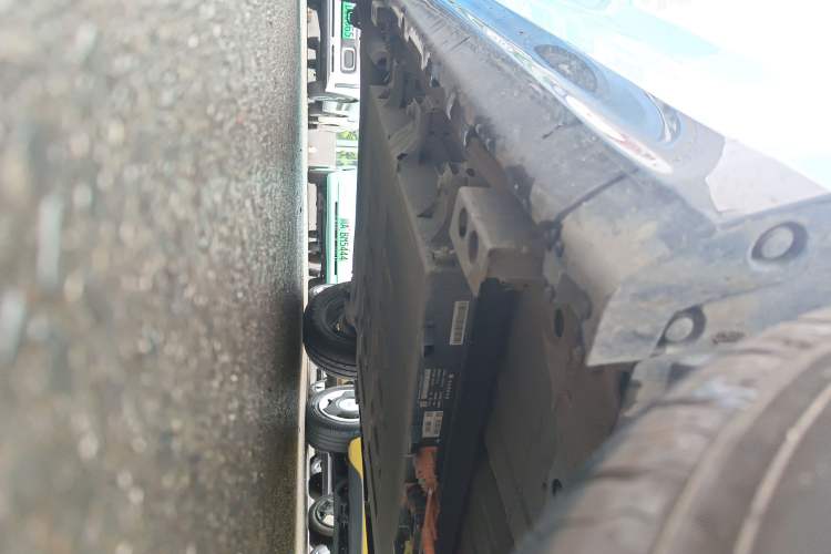 Used Cowin October 2023 201km Wave Rider Edition Right Side Sill