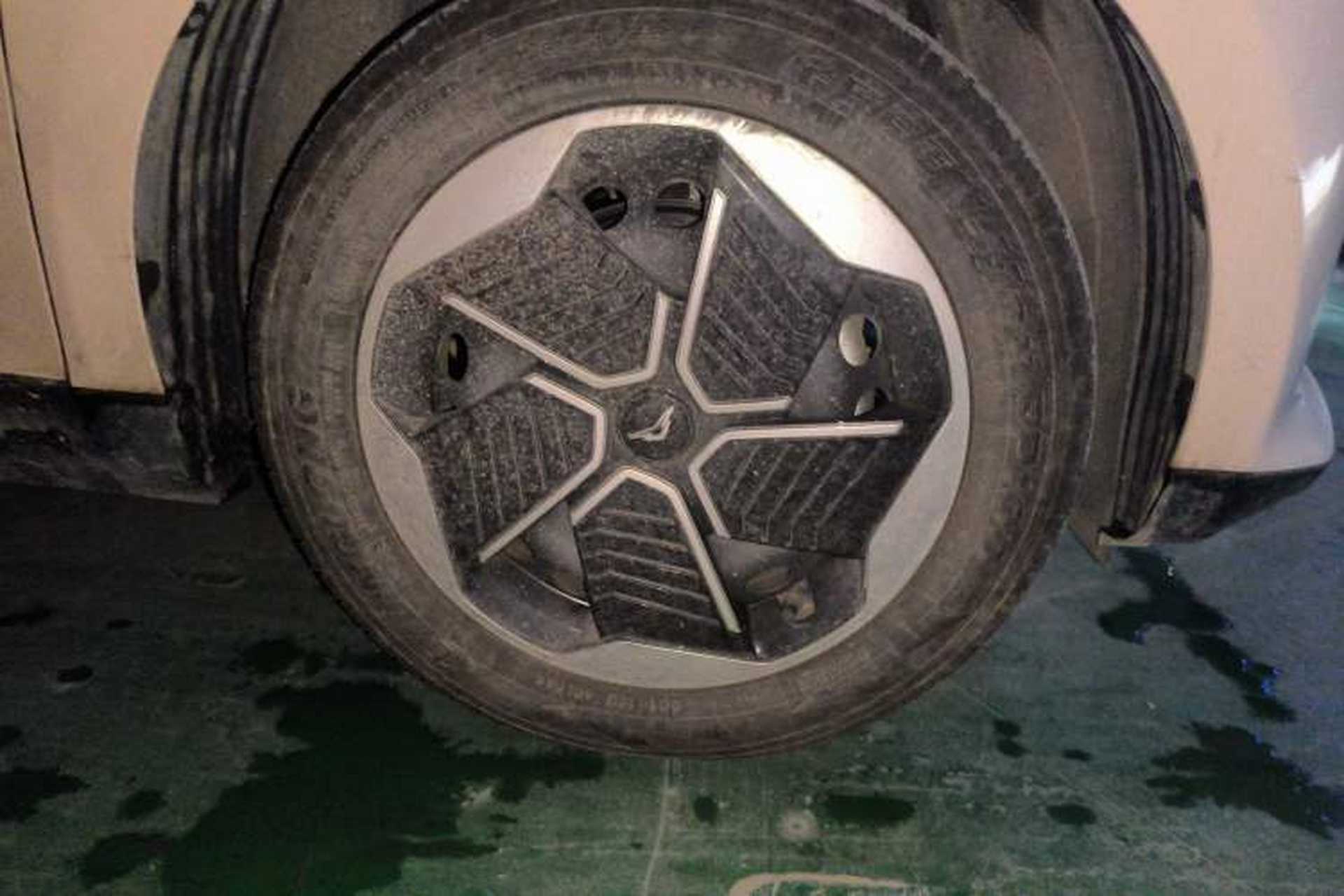 Used Cowin October 2023 201km Wave Rider Edition Right Front Wheel Hub