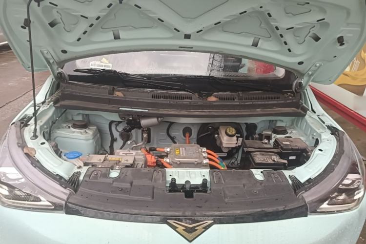 Used Cowin October 2023 201km Wave Rider Edition Engine Bay