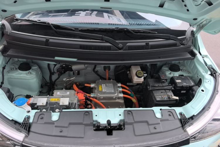 Used Cowin October 2023 201km Wave Rider Edition Engine Bay