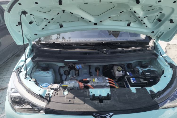 Used Cowin October 2023 201km Wave Rider Edition Engine Bay