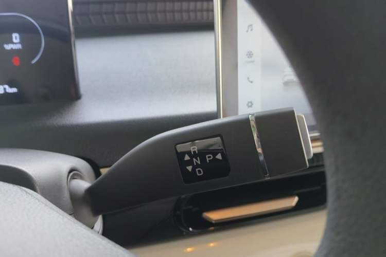 Used Cowin October 2023 301km Zhi Feng Edition Gear Lever