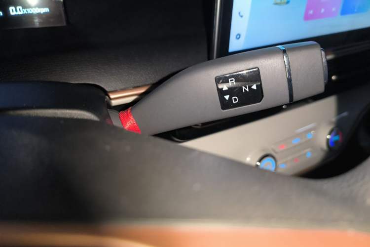Used Cowin October 2023 301km Zhi Feng Edition Gear Lever