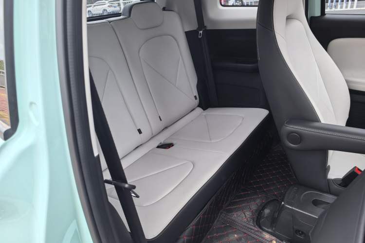 Used Cowin October 2023 301km Zhi Feng Edition Interior 2